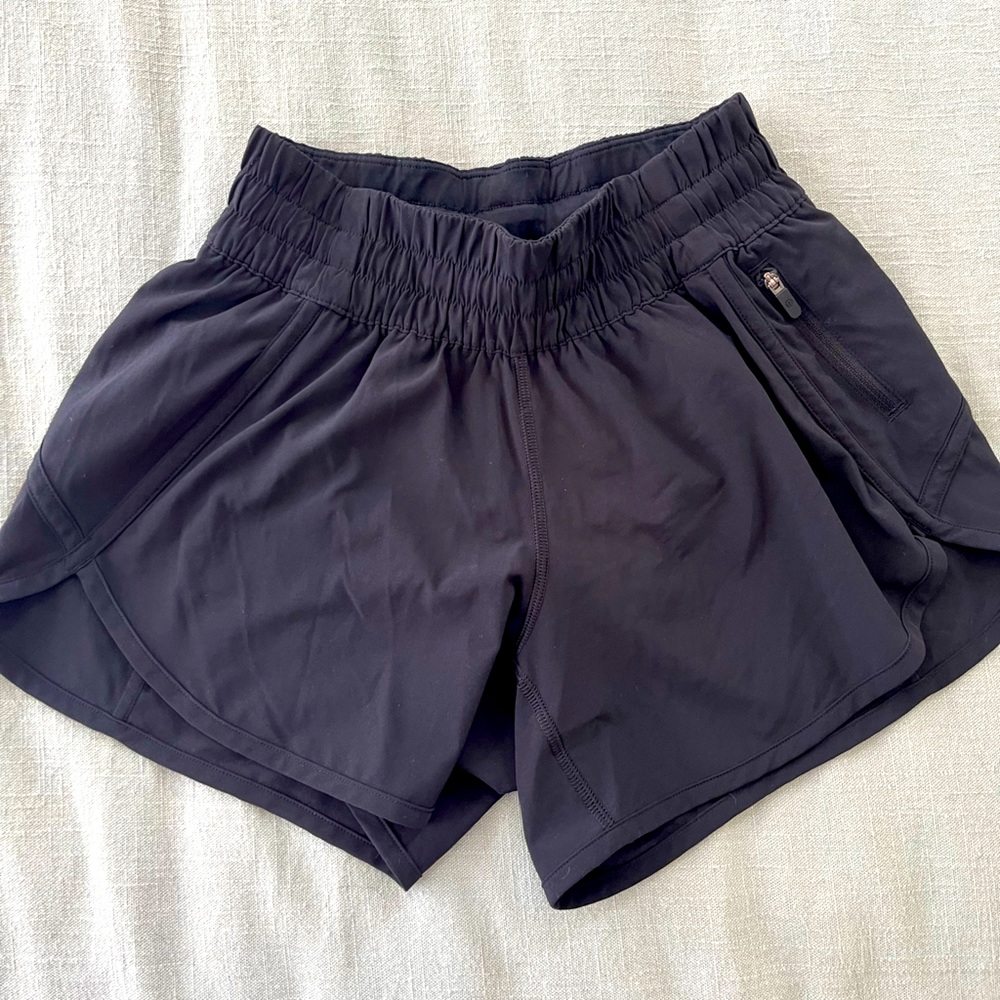 Hotty hot low rise lined 4” shorts from Lululemon